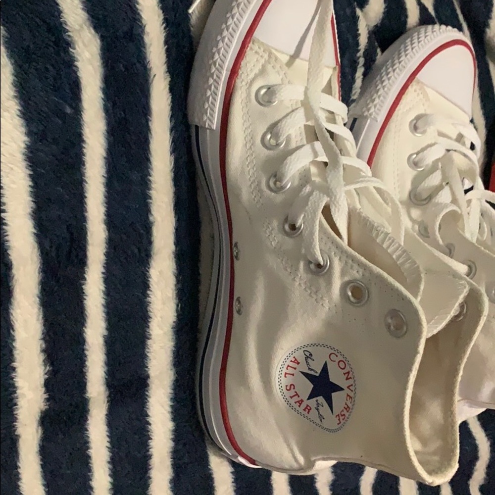 Converse - Picture 3 of 3